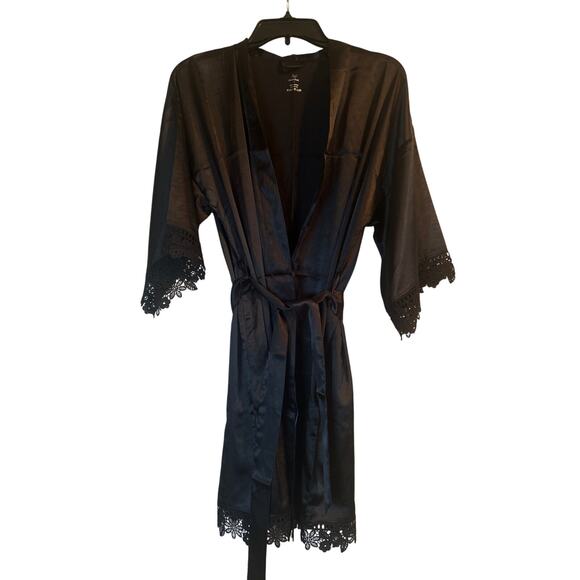 NWOT AW Bridal Black Bride's Robe Silky Feel Lace Trim Belt Size Small - Picture 1 of 4